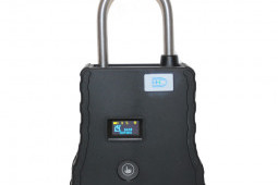 G-420 GPS tracking device